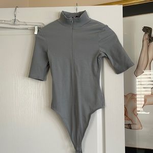 GOOD AMERICAN Henley zip thong bodysuit NEVER WORN